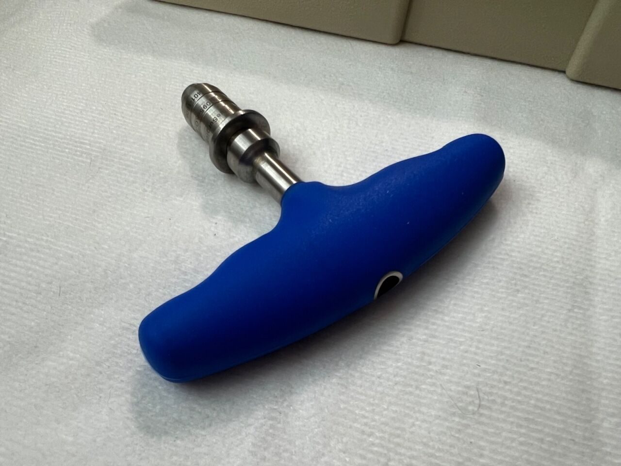 UNIQUE SURGICAL T19-095-AO-K20 QC T-Handle w/ 3.2mm Drill — photo 4