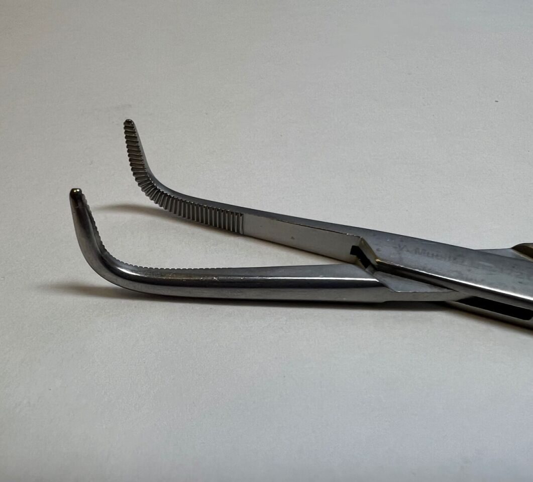 V. MUELLER CH1721 Kantrowitz Thoracic Clamp Angled Serrated Jaw 7.5" CVOR Cardio — photo 2