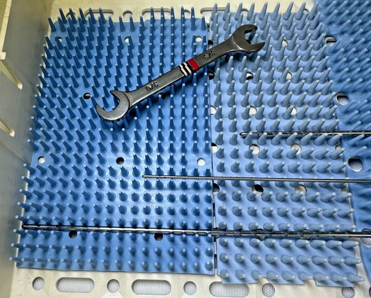 BYRON Laur Lock Handpiece w/3 Cannulas Wrench & Tray Liposuction Unit — photo 6