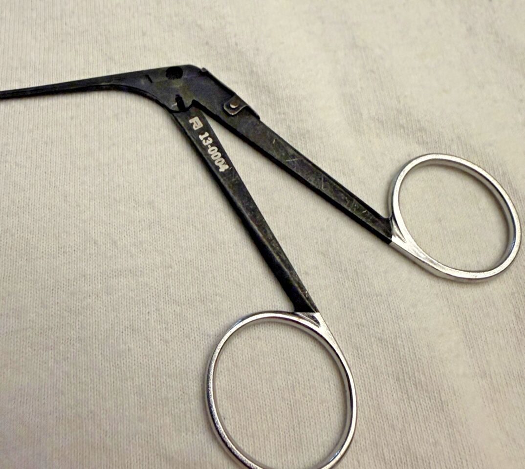 RICHARDS 13-0004 Ebony Straight Posigator 4mm Forcep — photo 4