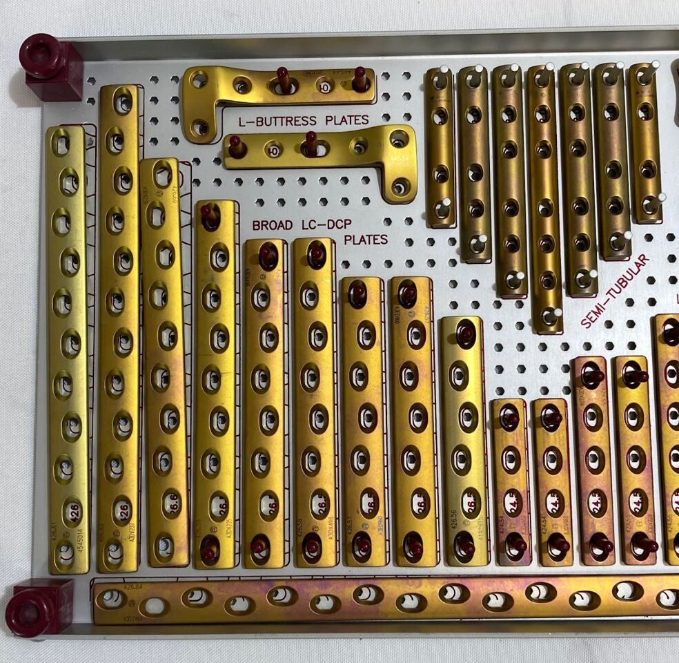 SYNTHES  Titanium LC-DCP Large Fragment Plate Set — photo 2
