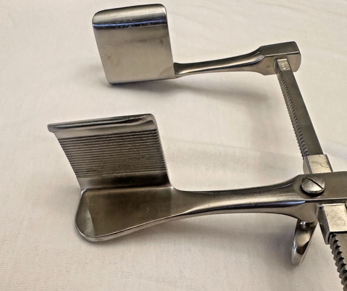 CODMAN 50-8064 Tuffier Rib Retractor Spreader 13/4" x 2" Blades — photo 5