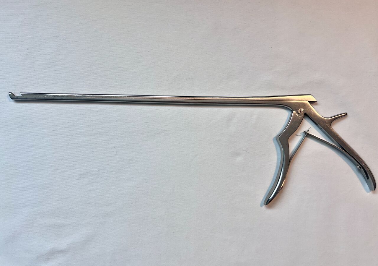 SYNTHES 389.412 Laminectomy Rongeur Punch 6mm X 40deg — photo 1