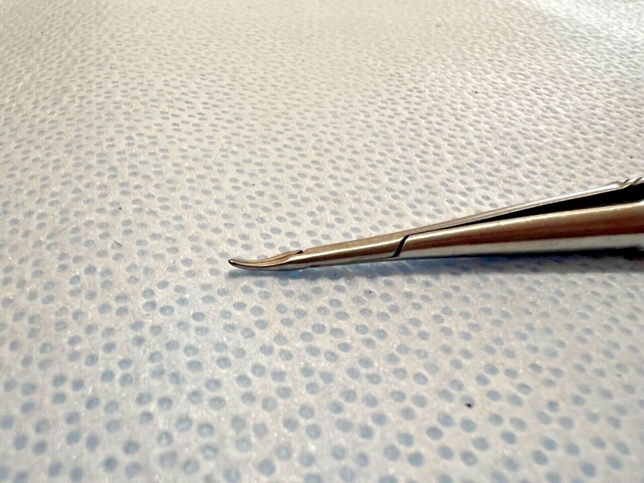 STORZ E3885 WL 6mm Curved Delicate Jaws 5" Non-Locking Micro Needle Holder Curved Delicate Jaws Non-Locking — photo 4