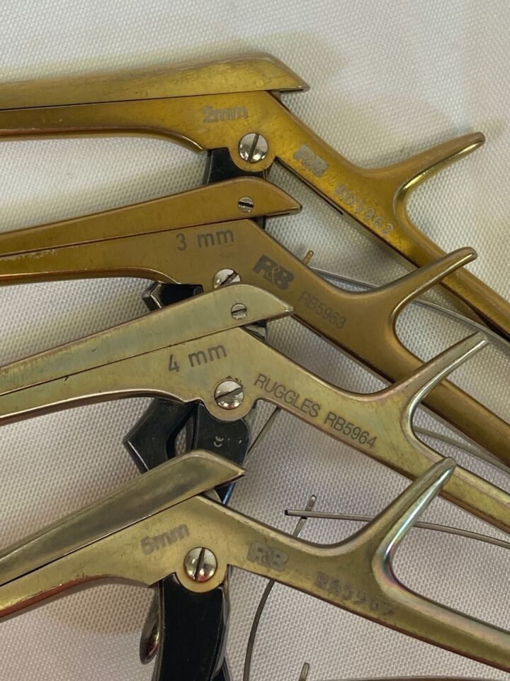 RUGGLES R&B 2-5mm x 40deg Up x 9" Ultra Coat Micro Kerrison Rongeur Set of 4 Micro Kerrison Rongeurs — photo 3