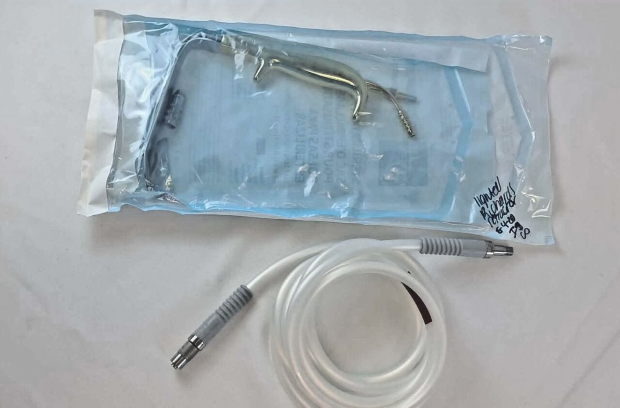 MARINA MEDICAL 110-679LS Ferriera Style Endo Retractor 30mm x 15cm w/ Light Cord — photo 2