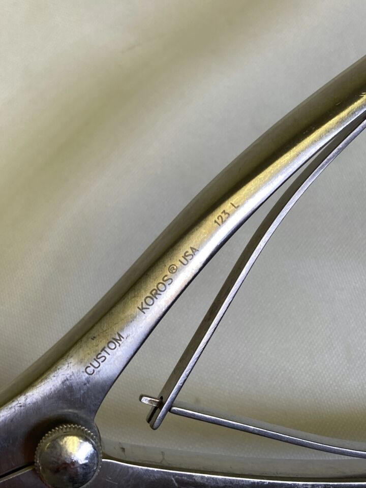 KOROS Custom 11" Surgical Lamina Spreader w/ Teeth Ratchet — photo 2