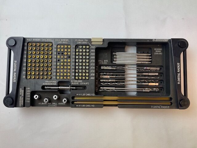 SYNTHES  Titanium Distal Radius Implant Module — photo 3