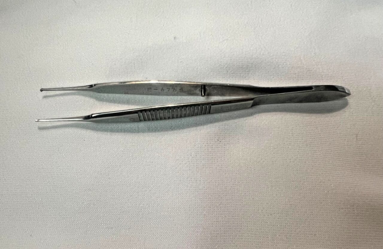 KARL STORZ E-6768 Lester Fixation Forceps 1x2 Teeth 3-3/4" Length Ophthalmic — photo 1
