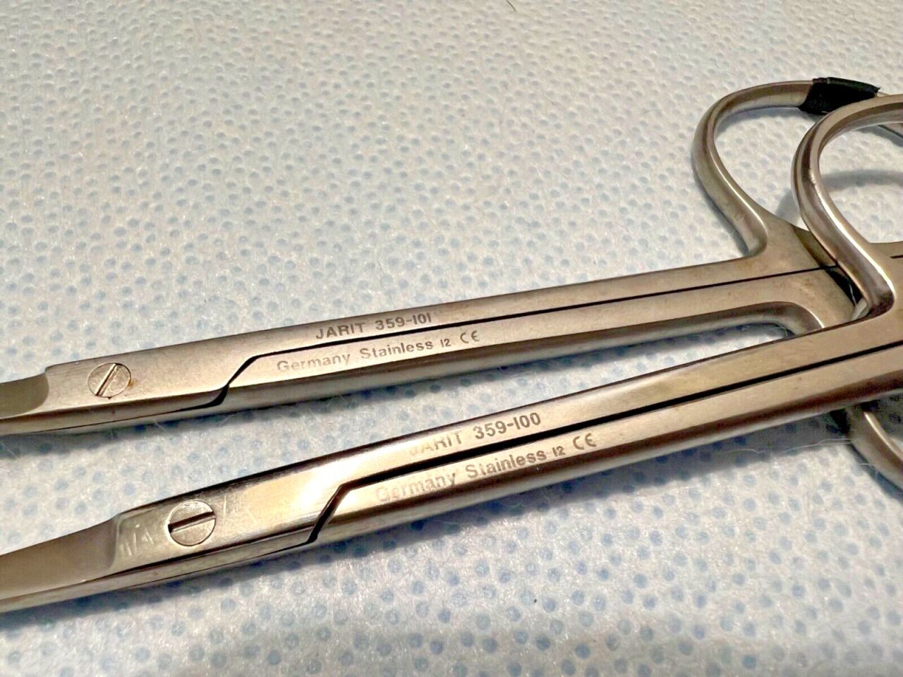 JARIT 359-100 & 359-101 Sharp Straight & Sharp Curved 4.5" Set of 2 Sharp Iris Scissors — photo 2
