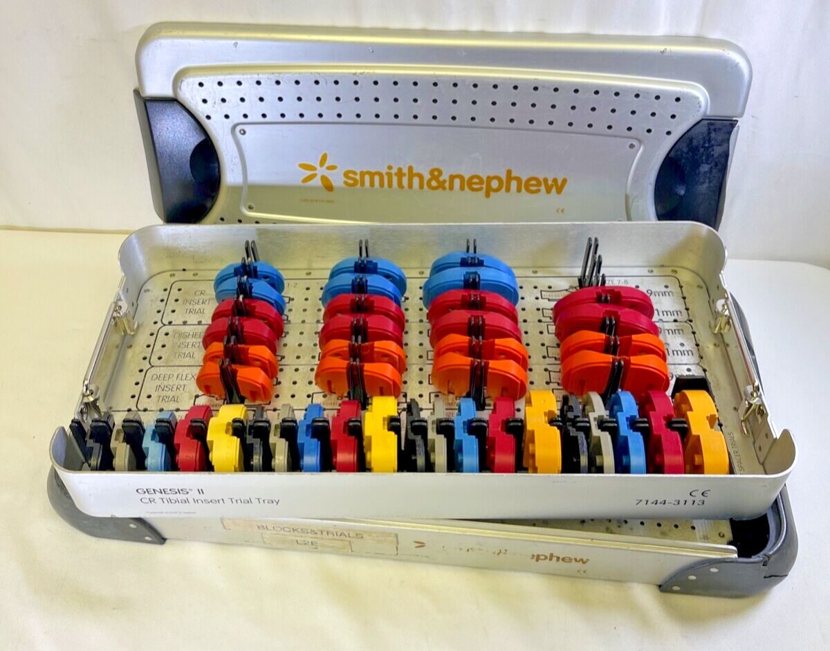 SMITH & NEPHEW 7144-3113 Genesis II  CR Tibial Insert Trial Tray — photo 1