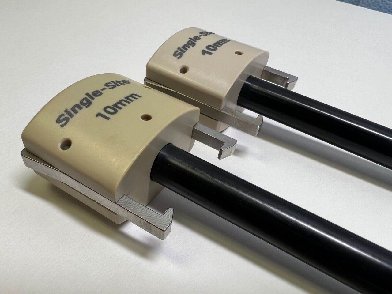 INTUITIVE DA VINCI 428084-01 428084-02 Single-Site 10mm Blunt Obturator Lot of 2 — photo 2
