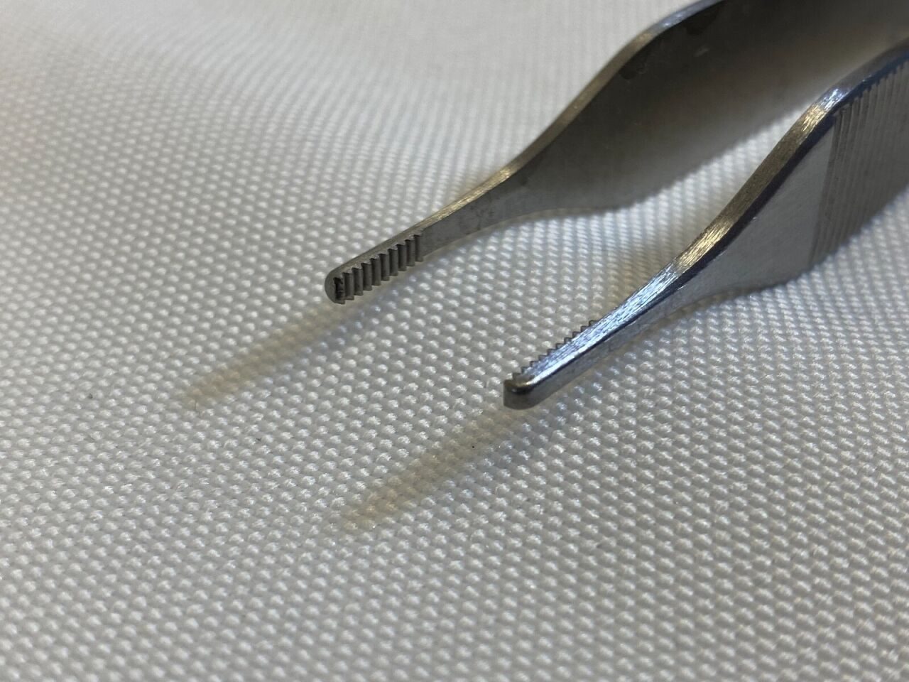 V. MUELLER SU2390 Tissue Forceps Hudson 4 7/8" — photo 5