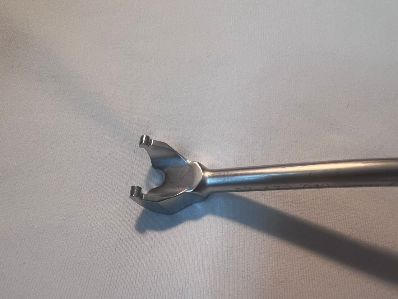 SYNTHES 03.632.010 Spine System Orthopedic Curved Rocker Fork — photo 2