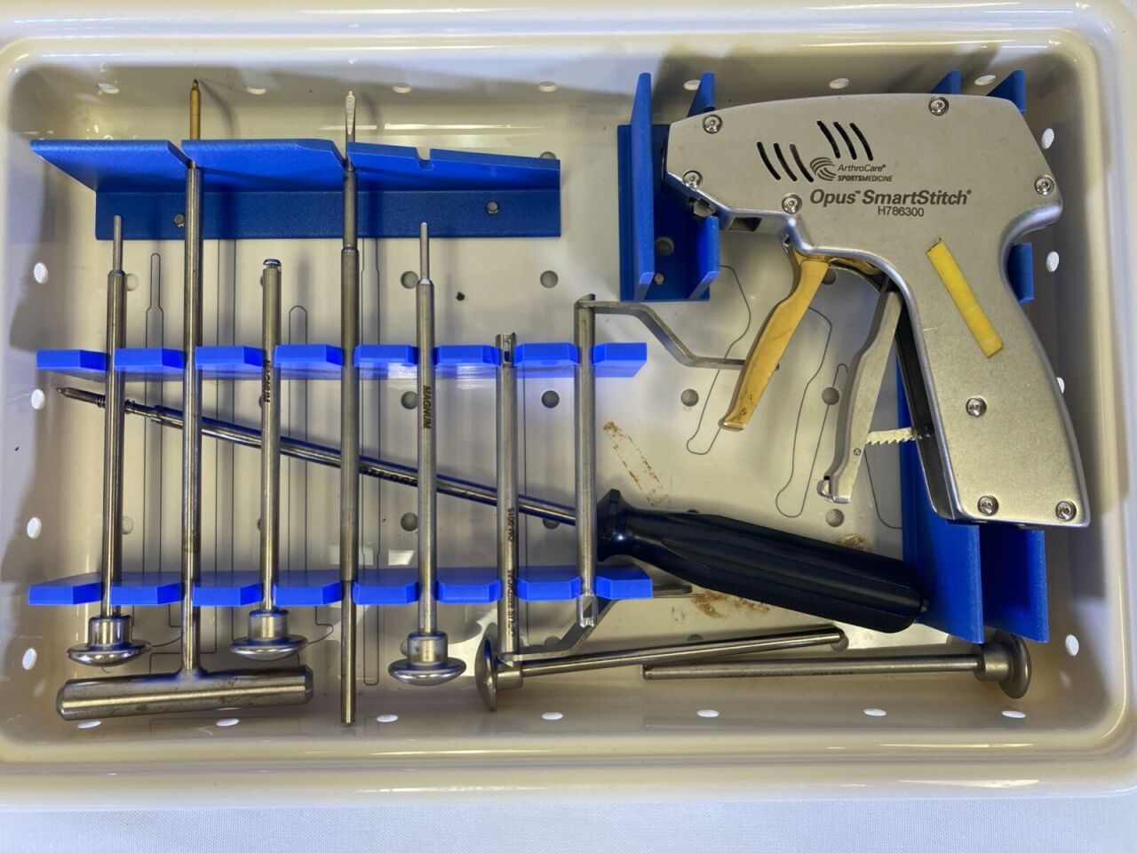 ARTHROCARE Autocuff System Instrument Set w/ Extras Opus Medical Orthopedics — photo 2