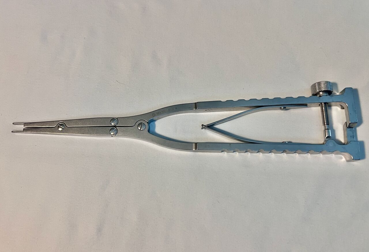 SYNTHES 389.102 Spinal Trial Implant Sizer Holder — photo 1