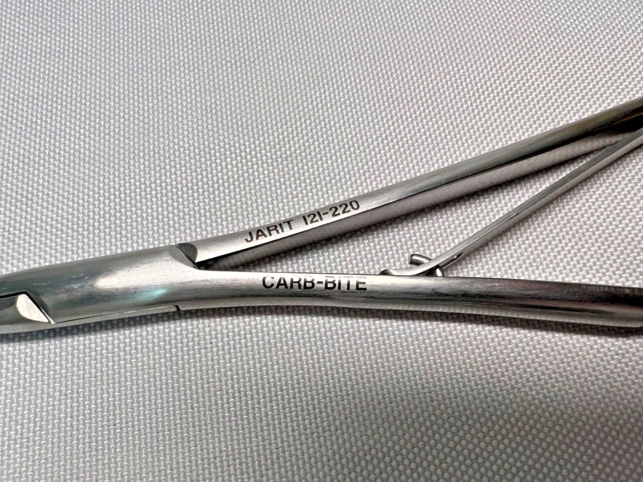 JARIT 121-220 Mathieu Needle Holder Carb-Bite, Serrated Jaws, Straight 8" — photo 3