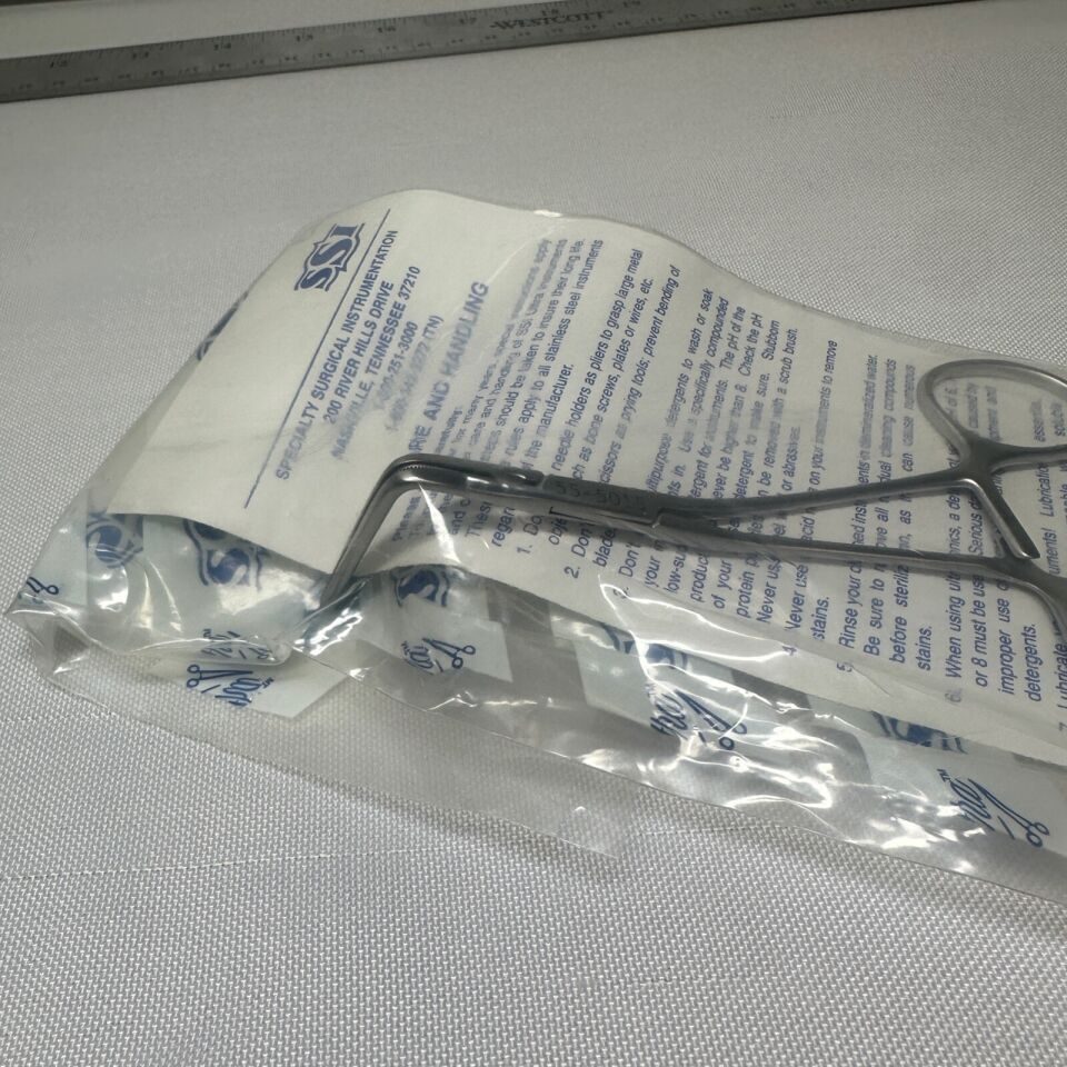 SSI 55-5015 90deg 5 1/2" Debakey Miniature Clamp — photo 4