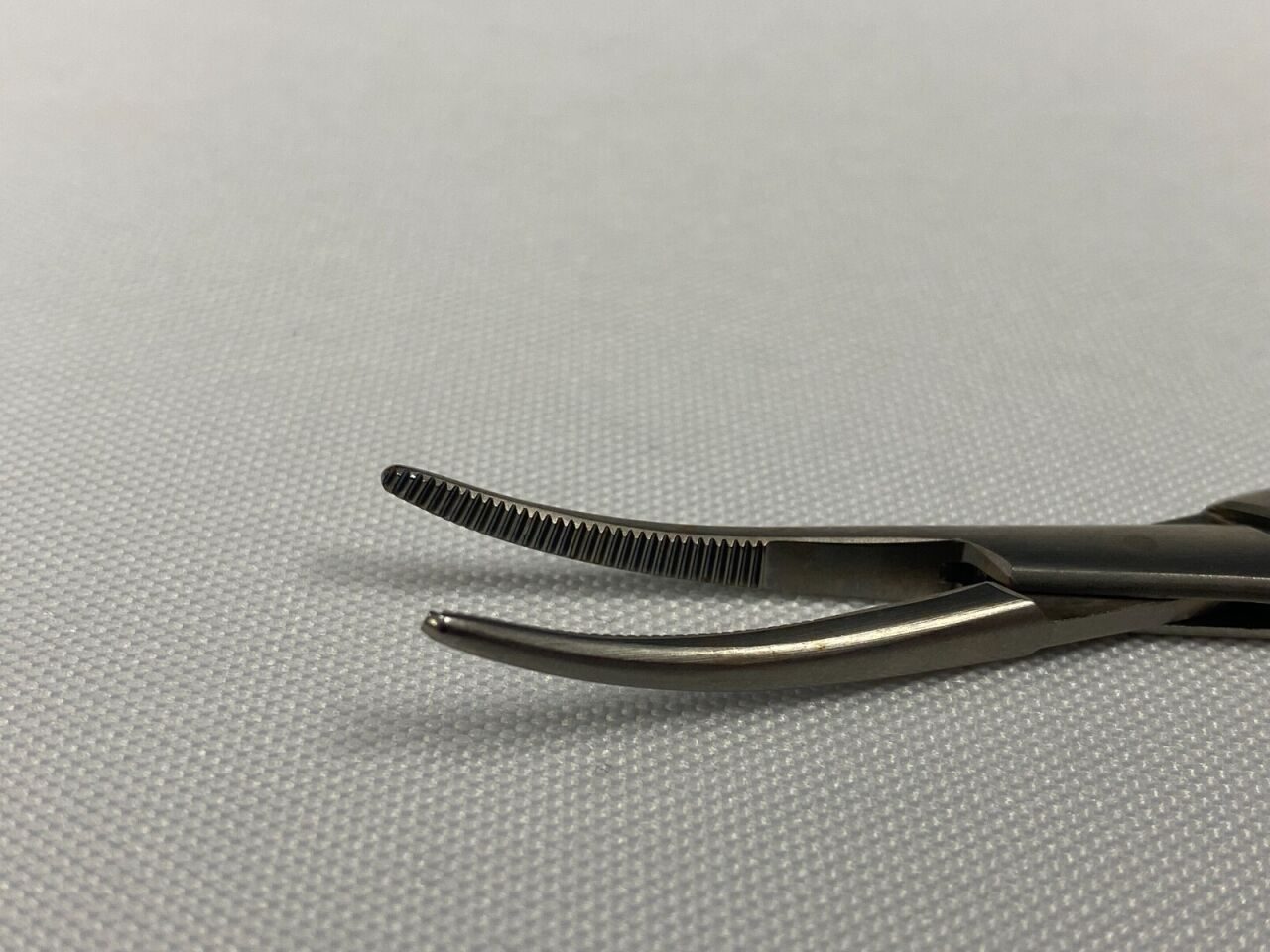 JARIT 107-131 Delicate Curved Hemostatic Artery Clamp — photo 5