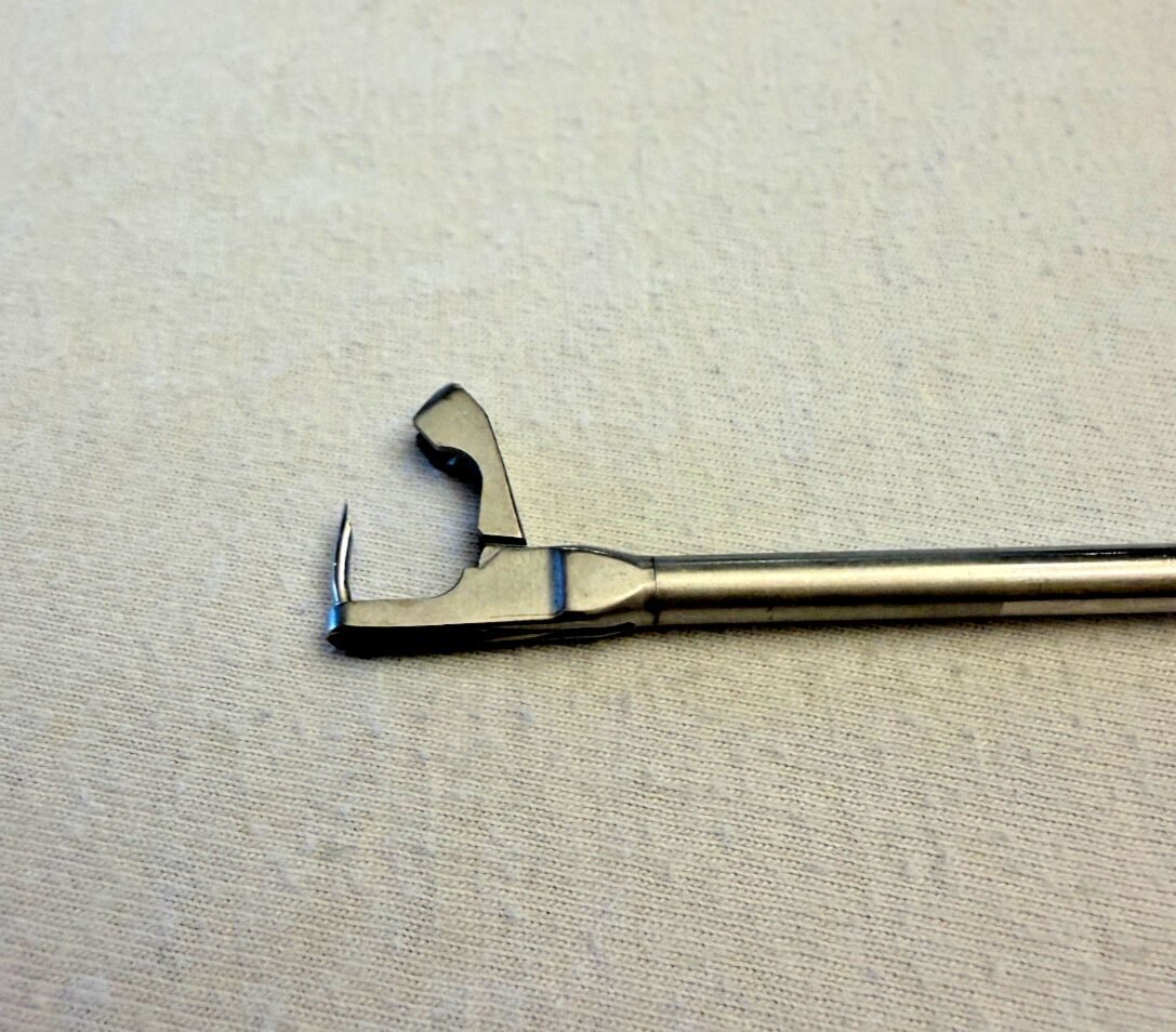 CONMED LINVATEC 18.1009 Schutt 4.0 mm Slotted Suture Punch, Right — photo 5