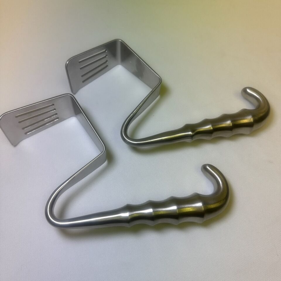 V. MUELLER CH905 Davidson Scapular Retractor Blade 3"x2" — photo 3