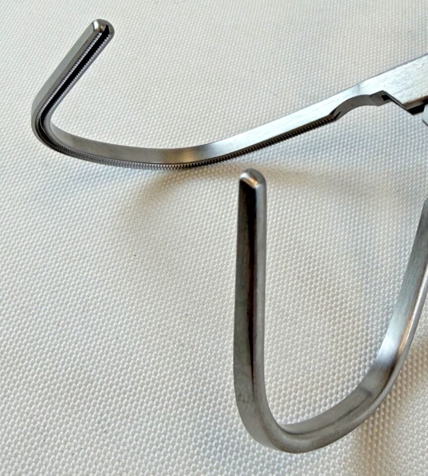 CODMAN 37-1020 Kay Aorta Clamp 203mm 1x2 Vascular Teeth CVOR — photo 3