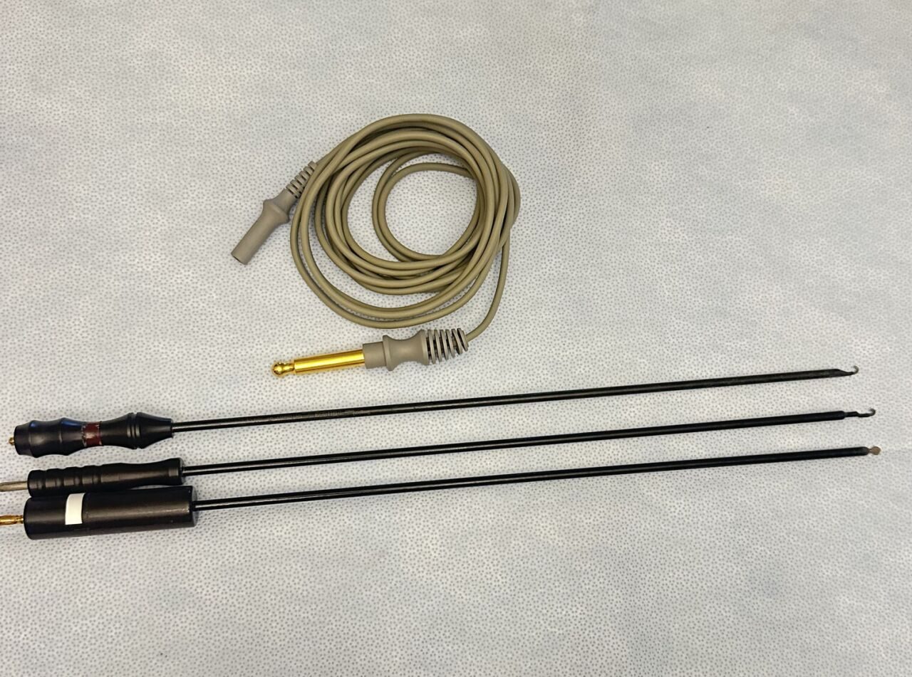 L Hook J Hook Spatula Set of 3 Monopolar Electrodes w/ Cable — photo 1