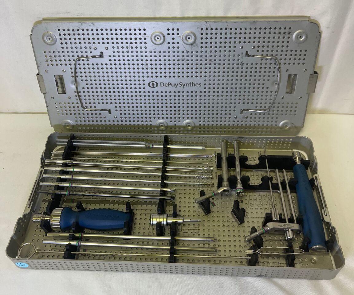 SYNTHES 60.333.120 6.5mm / 7.5mm Long Instrument Set