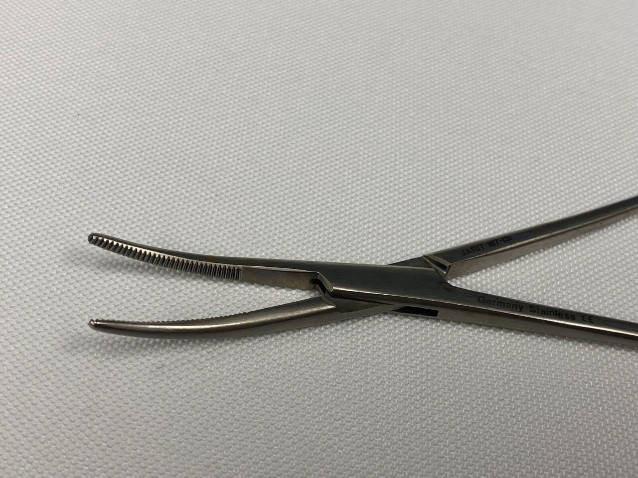 JARIT 107-131 Delicate Curved Hemostatic Artery Clamp — photo 4