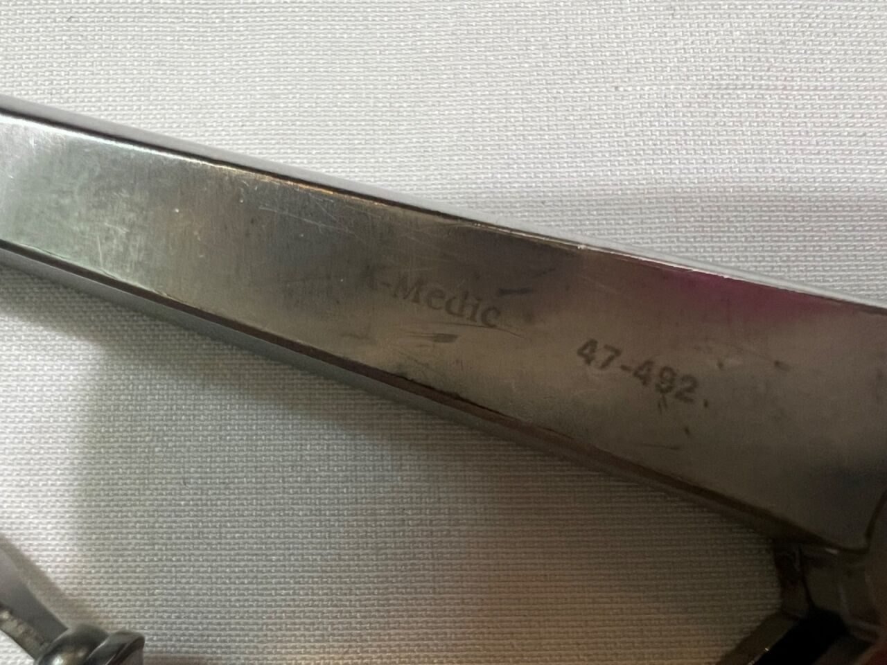 KMEDIC KM47-492 Leksell Rongeur Slight Curve 3mm X 16mm Bite — photo 3