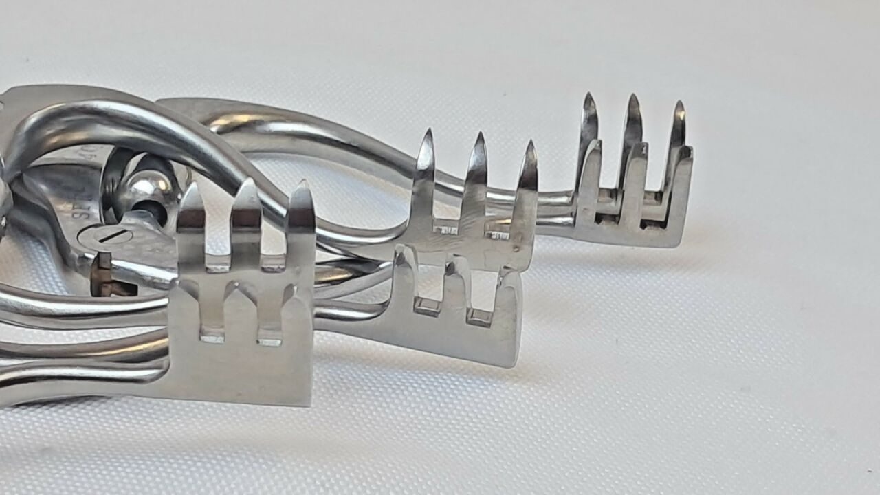 CODMAN 3 X 3 Snitman Retractor Set — photo 3
