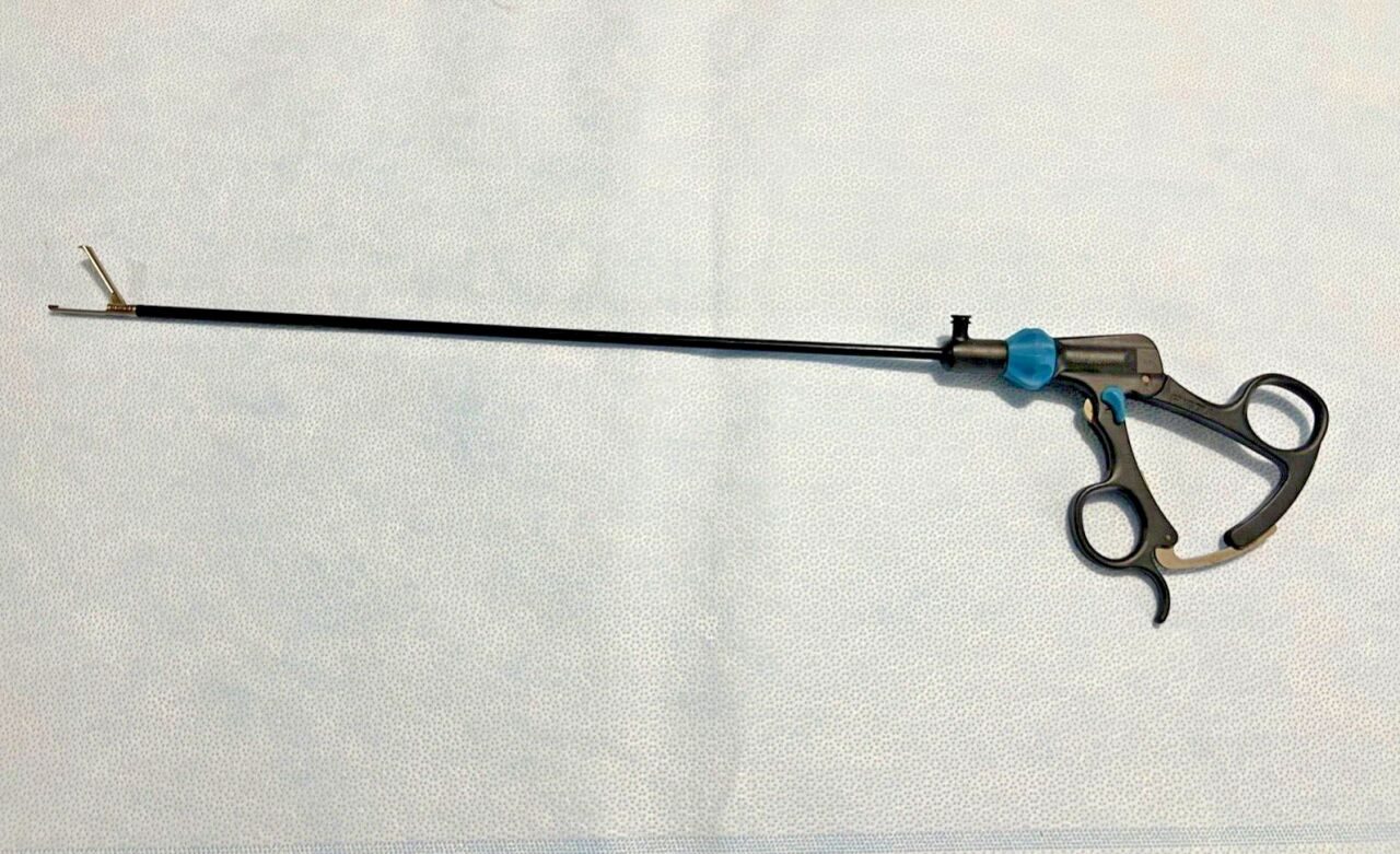 R. WOLF 8393.4897 Laparoscopic Grasping Forceps 5mm X 46cm Serrated 2x3 Teeth