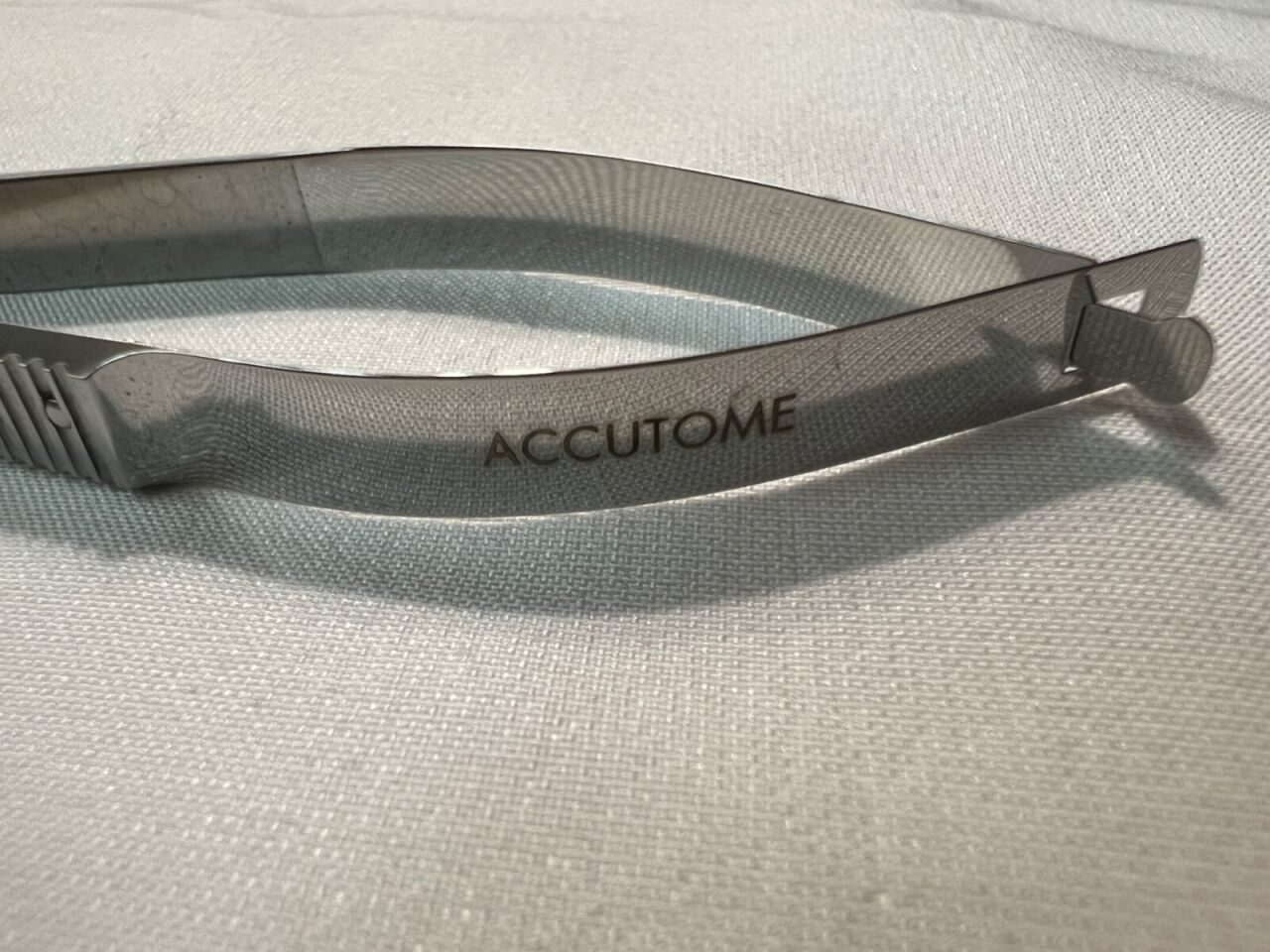 ACCUTOME AS1210 Castroviejo Corneal Scissors Curved Right 13mm Blades 4" Length — photo 4
