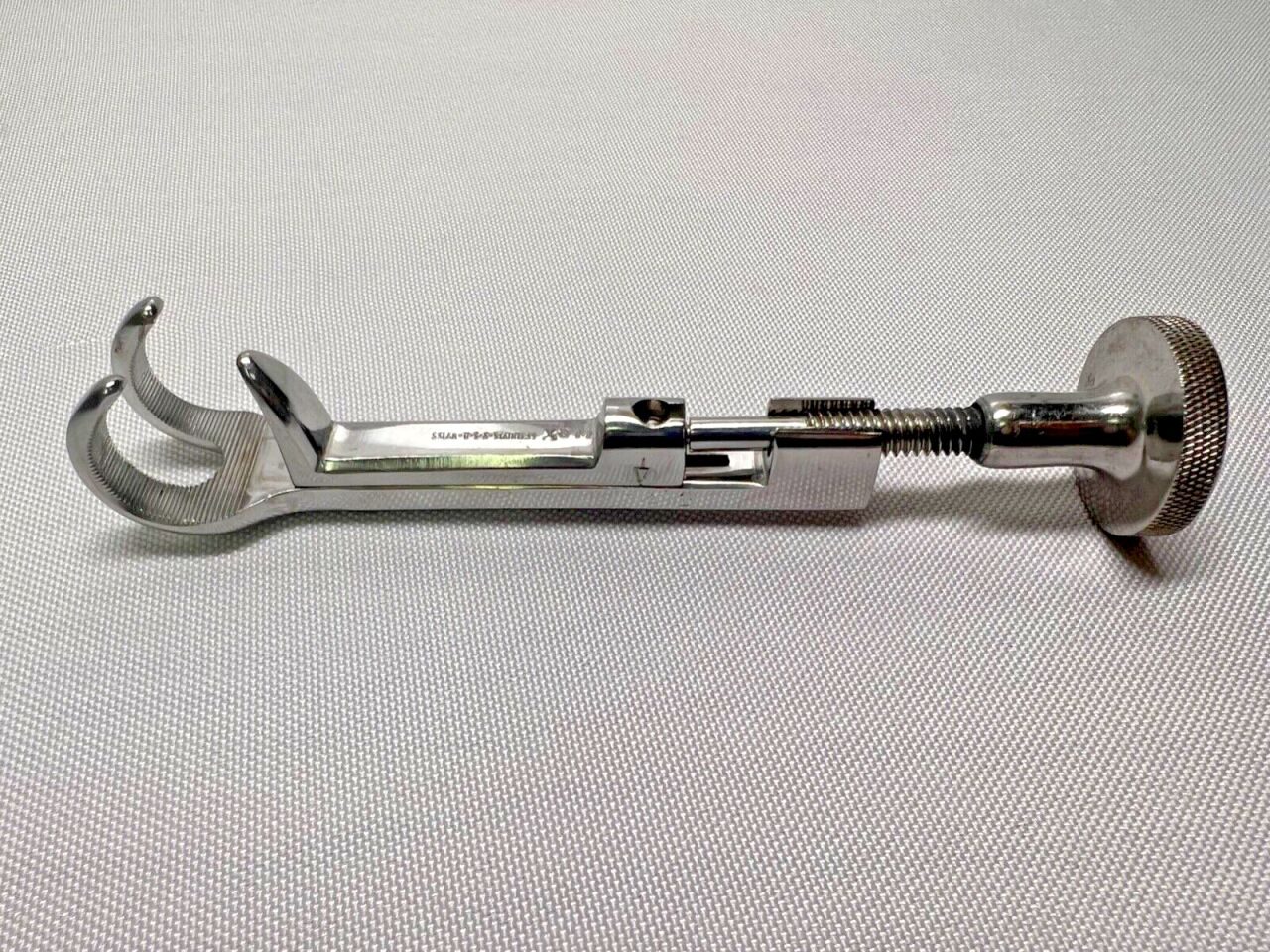 SKLAR XS/M Lowman Adjustable Bone Clamp 1 x 2 Prong Jaw