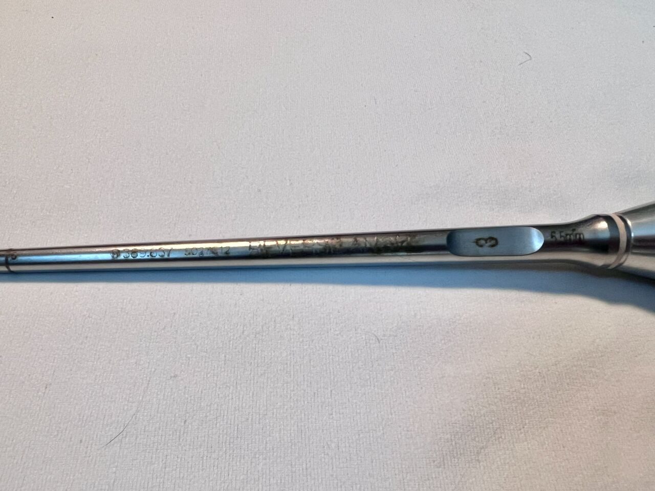 SYNTHES 389.837 Curved 5.5mm Reverse Angled Spinal Bone Curette — photo 3