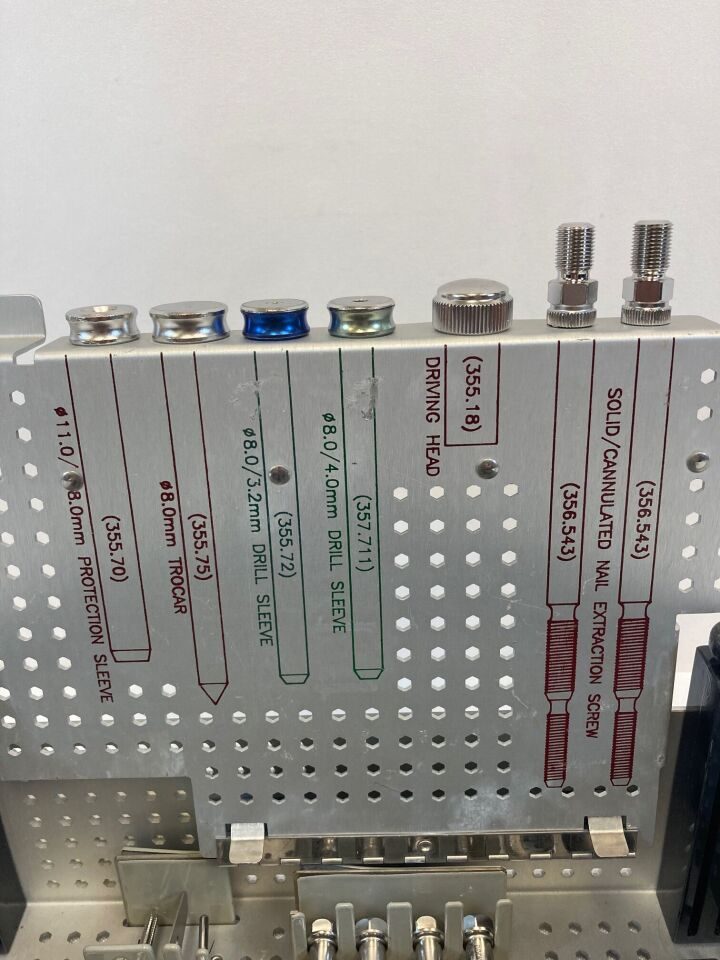 SYNTHES Various TI Tibial Nail Insertion and Locking Set — photo 3