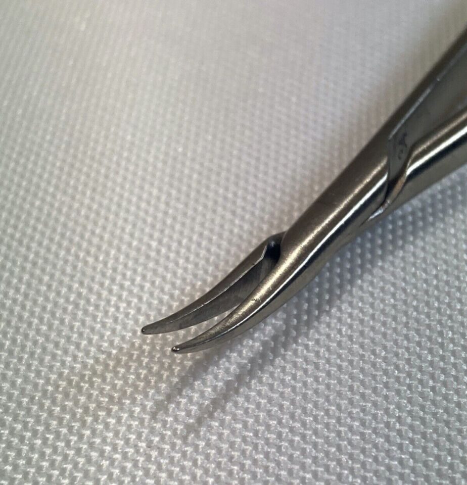 BIOVER MI8013 Titanium Micro Needle Holder 0.4mm Curved Tip 180mm — photo 3