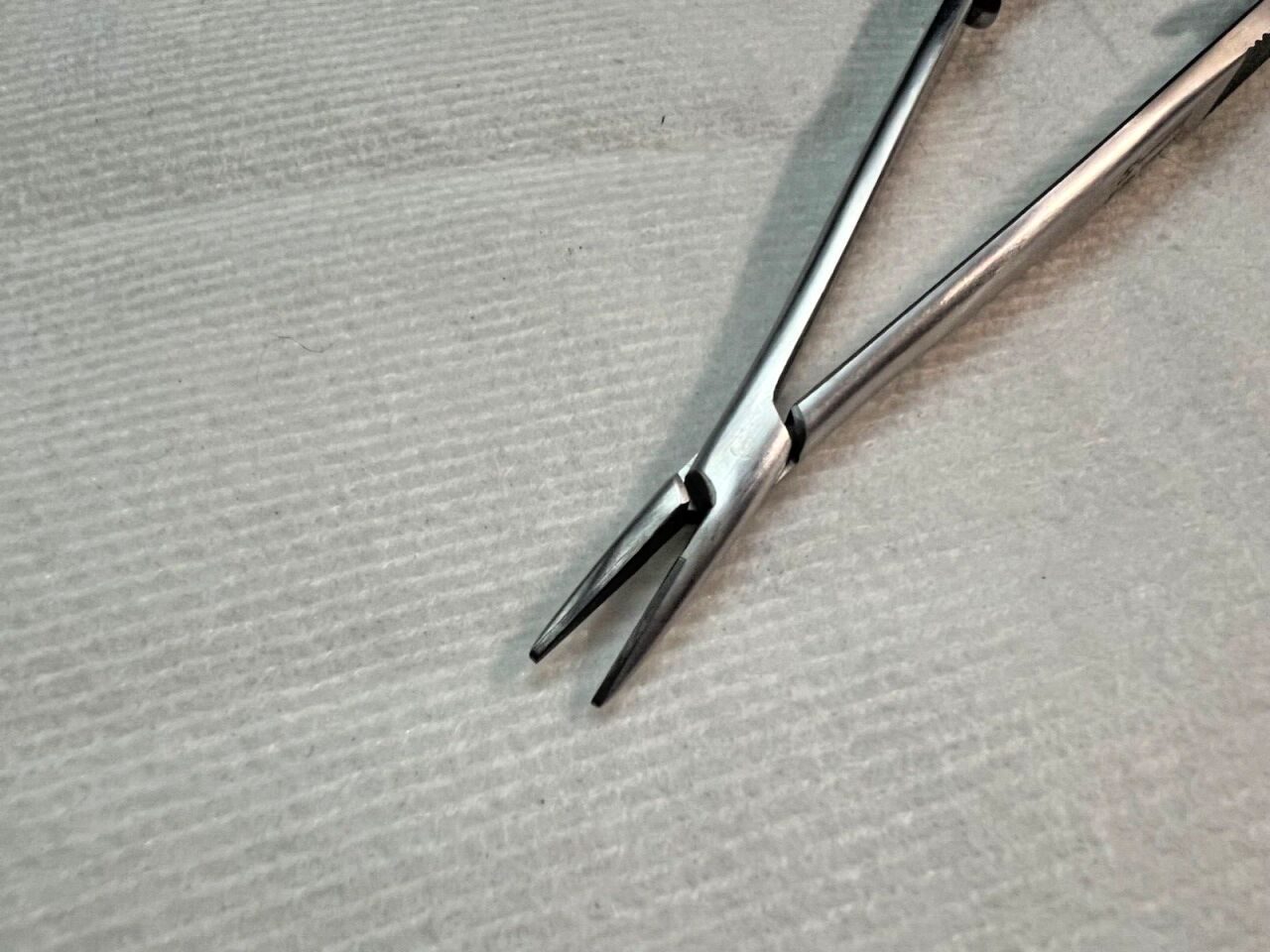 SYMMETRY SURGICAL 32-185 0.76mm X 7-1/4" Length TC w/ Lock Spencer Needle Holder — photo 2