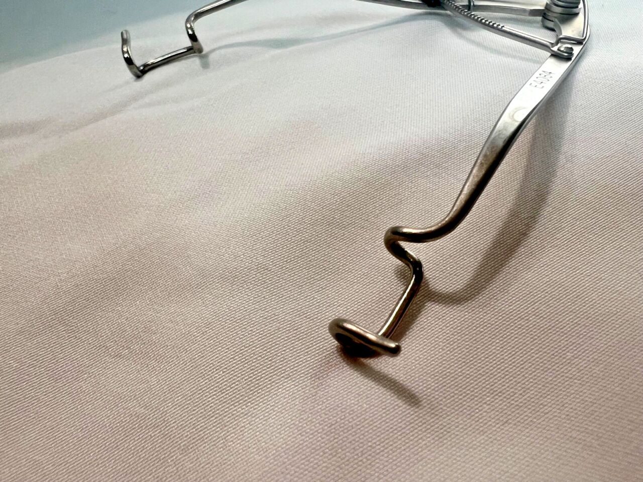 KARL STORZ E4064 Knapp Eye Speculum 13mm Blades — photo 3