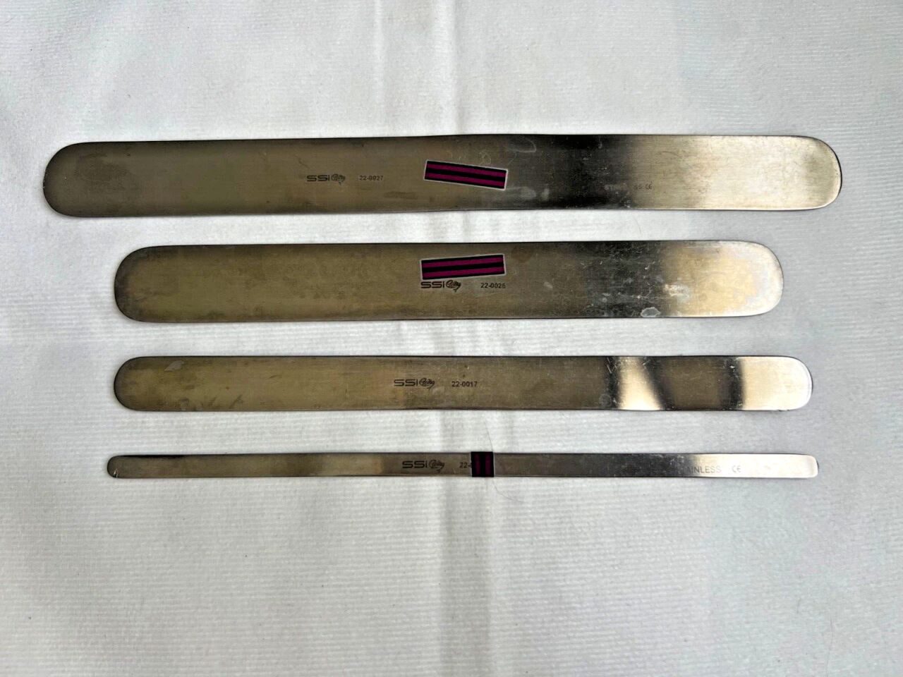 SSI ULTRA 22-0006, 22-0017, 22-0025, 22-0027 Malleable Retractors - Set of 4 — photo 1