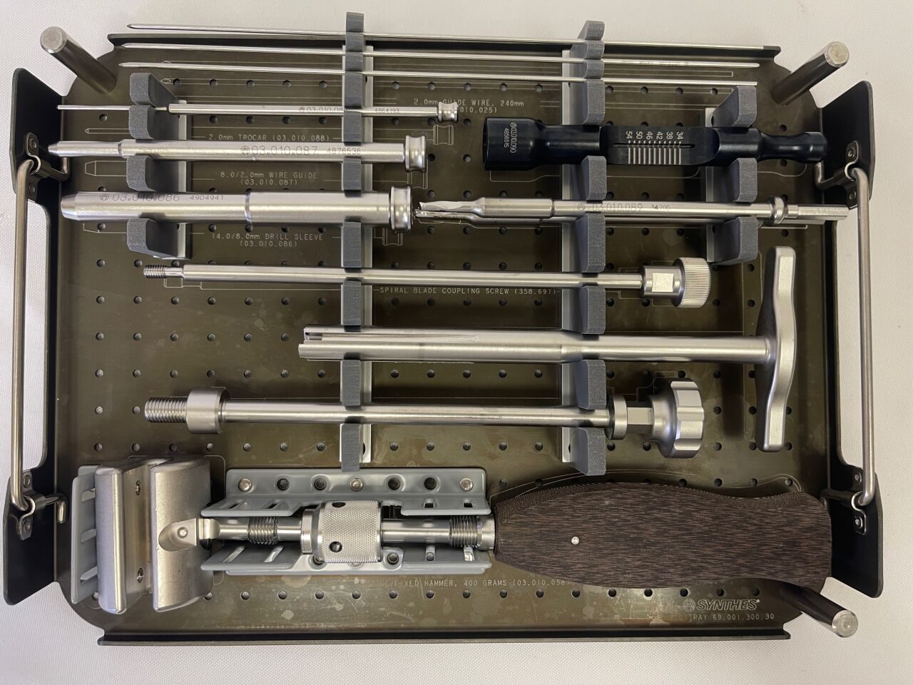 SYNTHES B 01.001.300 Humeral Nail EX Instrument & Implant Set — photo 3