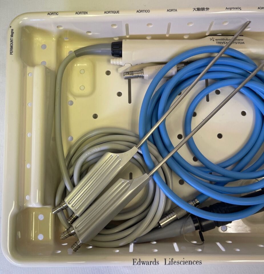 SMITH & NEPHEW 2 Illuminators Trivex Shaver Light Cord & Illuminators w/ Sterilization Case — photo 4