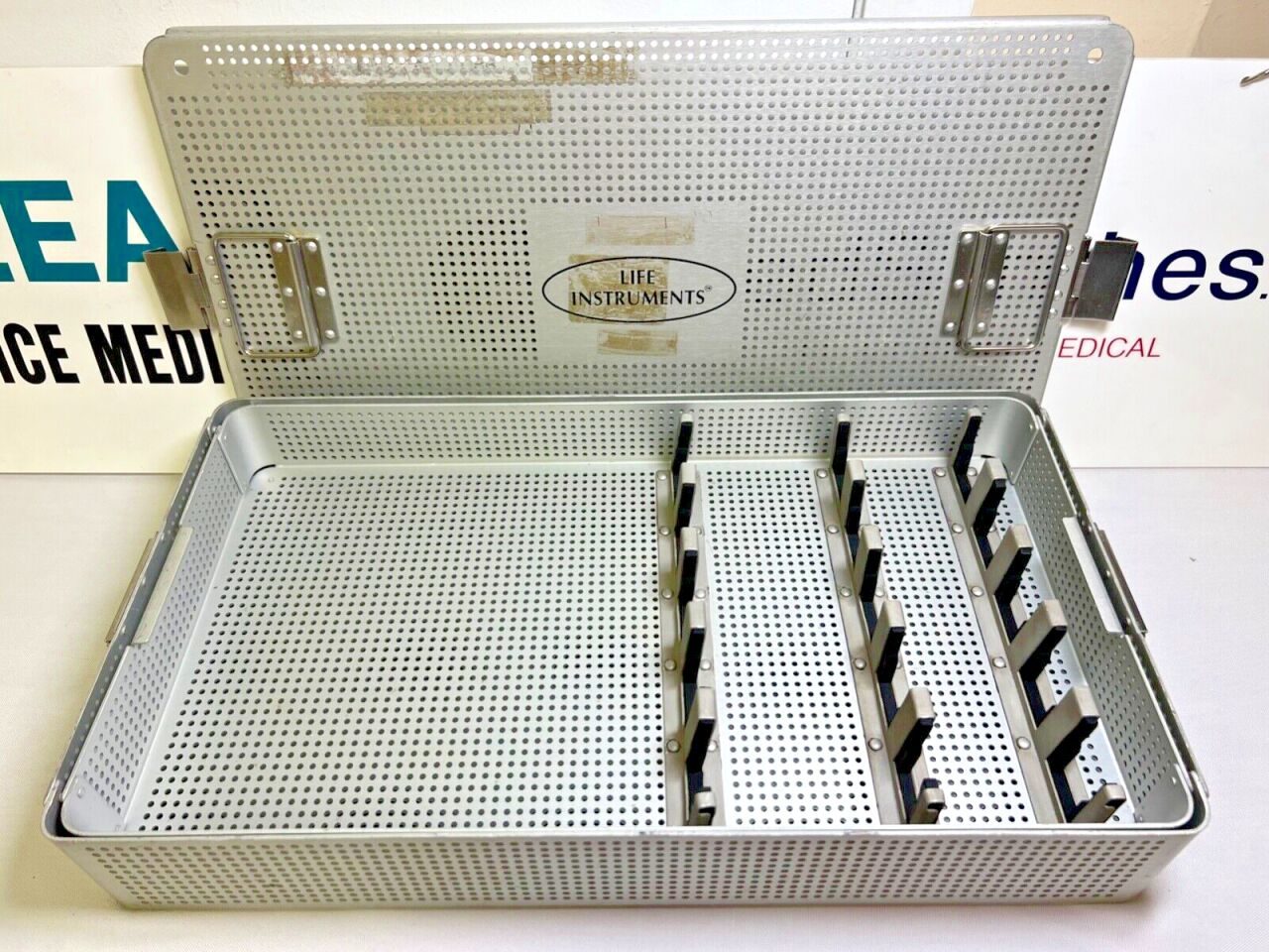 LIFE INSTRUMENTS  5 Slot Lumbar Elevator Curette Sterilization Case w/ Basket — photo 4