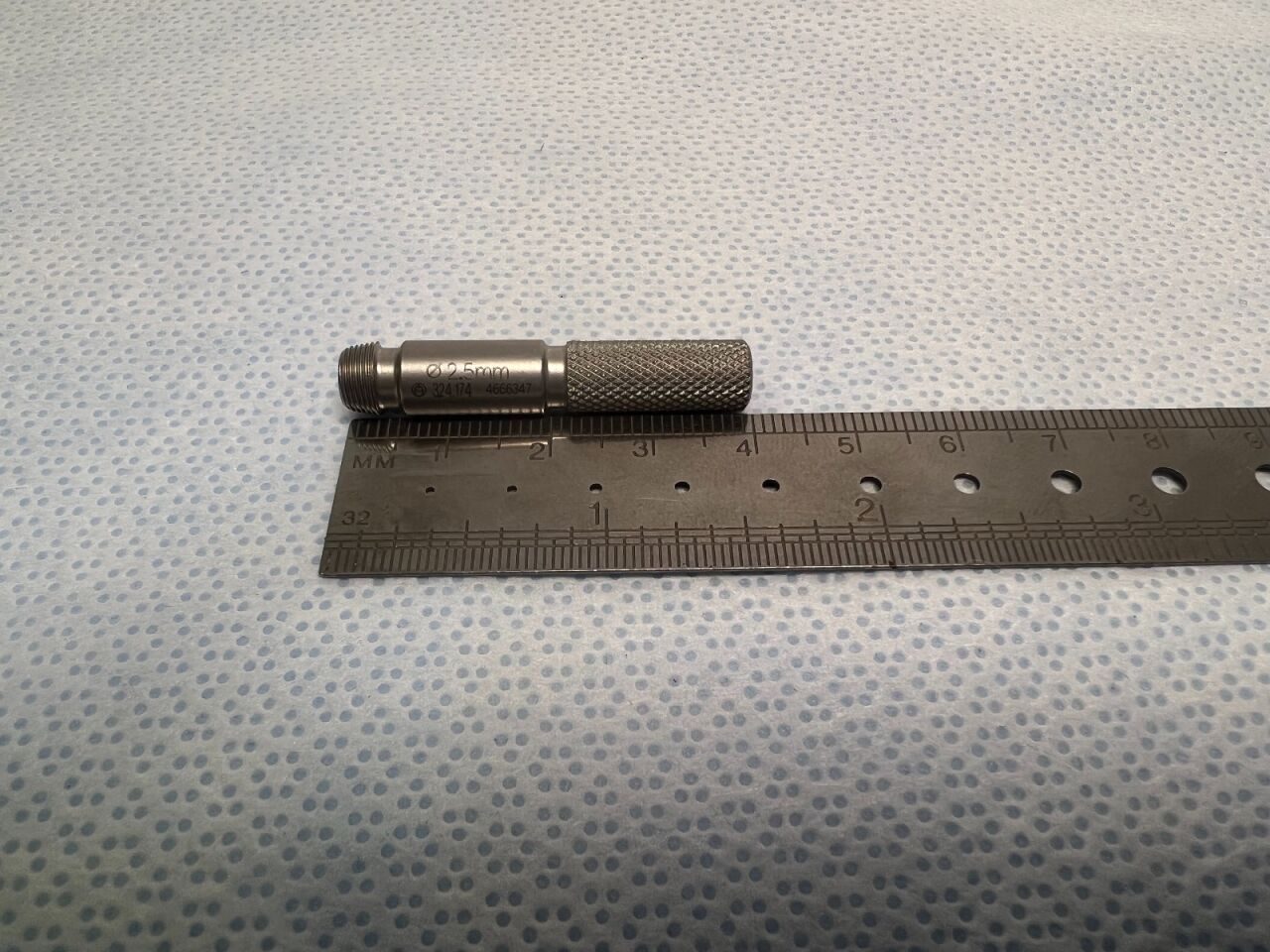 SYNTHES 324.174 2.5mm Guide For 5mm Screws — photo 1