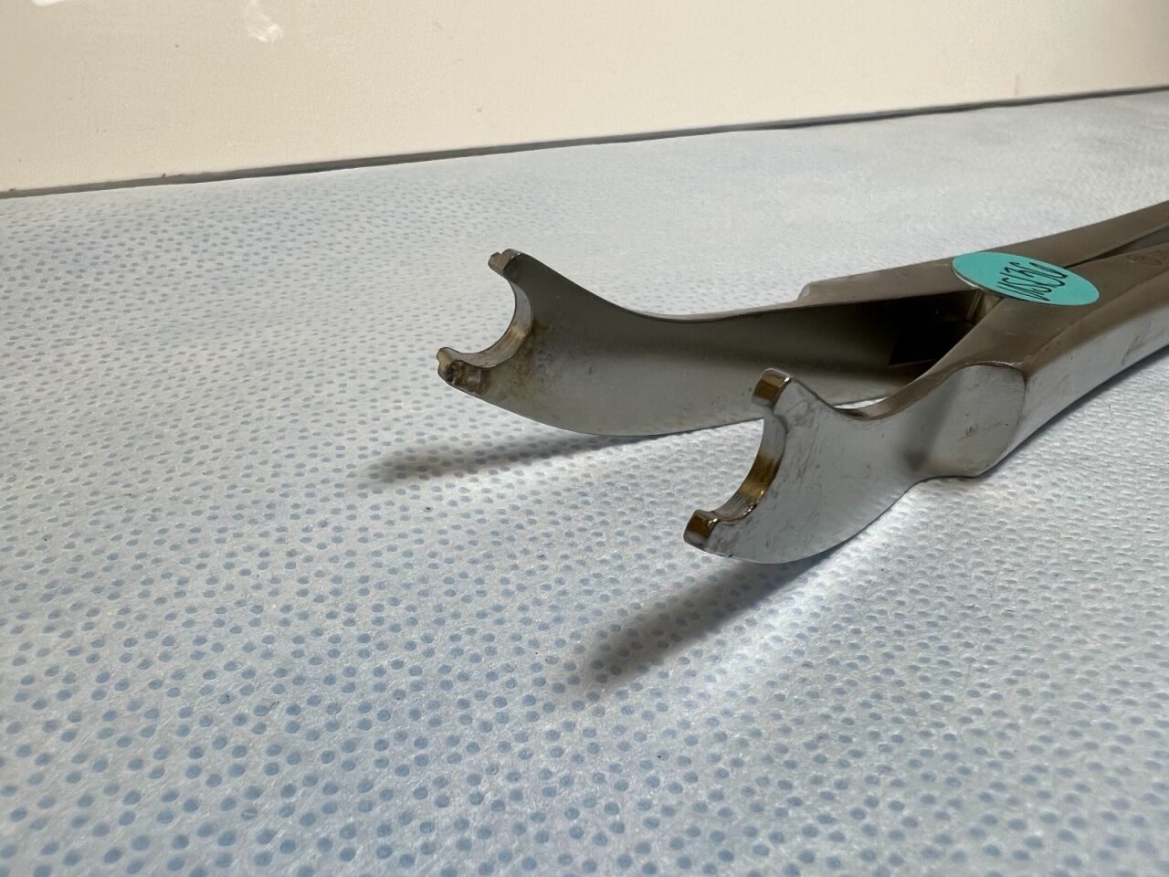 SYNTHES Spine 88.41  Curved Distractor — photo 4