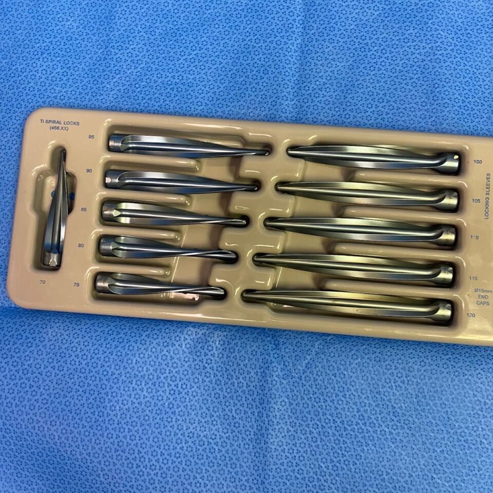SYNTHES SPIRAL Blade Implants — photo 5