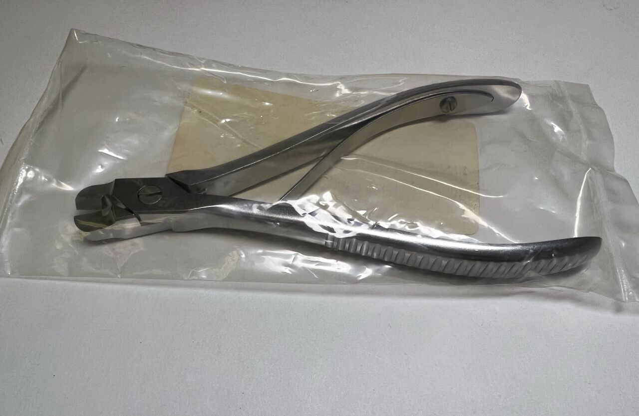 SYNTHES 347.962 Angled Bending Pliers — photo 3