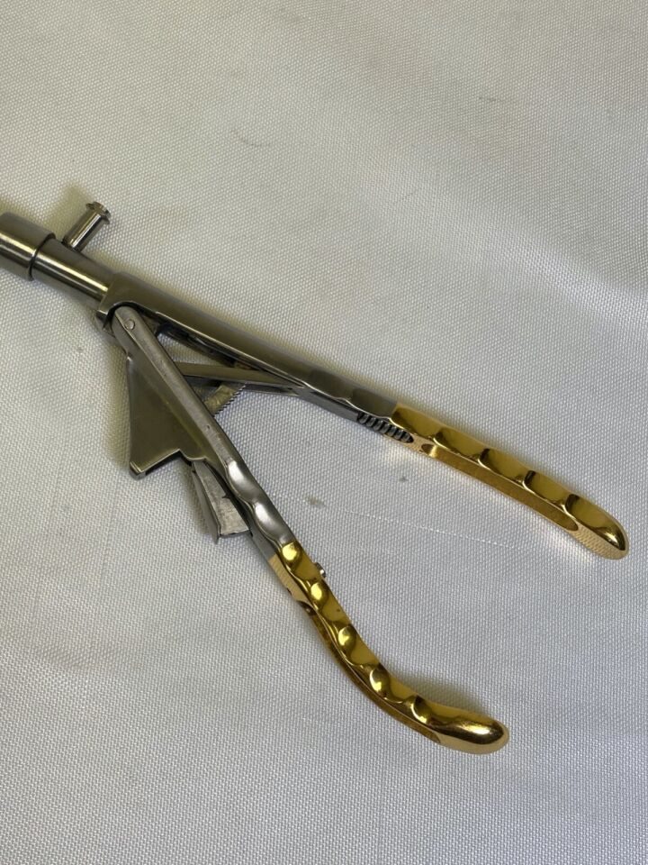 5mm x 34cm CarbBite Tooth Jaw Ratchet Laparoscopic Needle Holder — photo 5