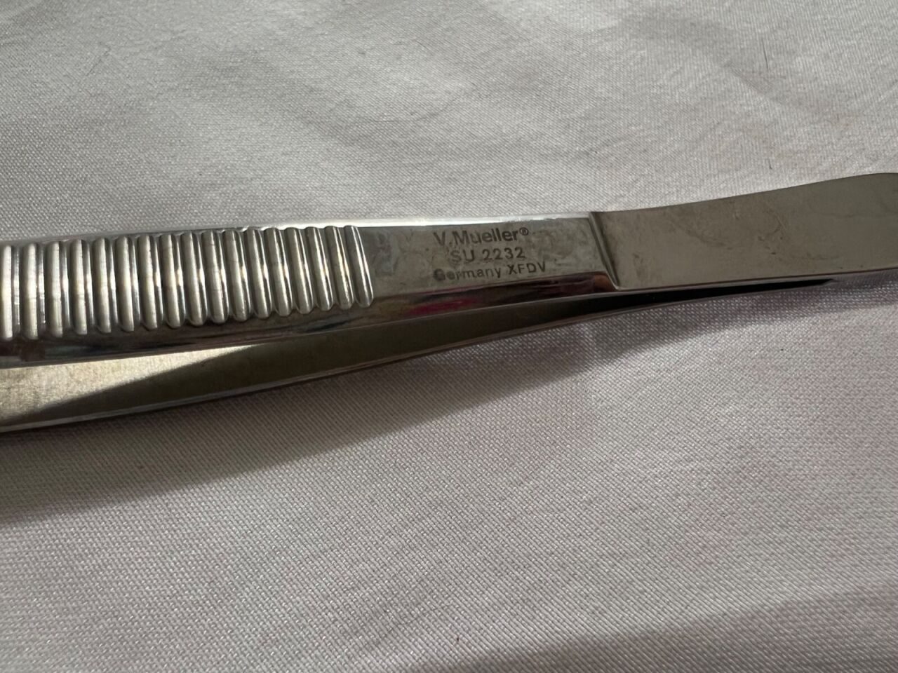 V. MUELLER SU2232 Tissue Forceps 1x2 Teeth 5-3/4" Length — photo 2