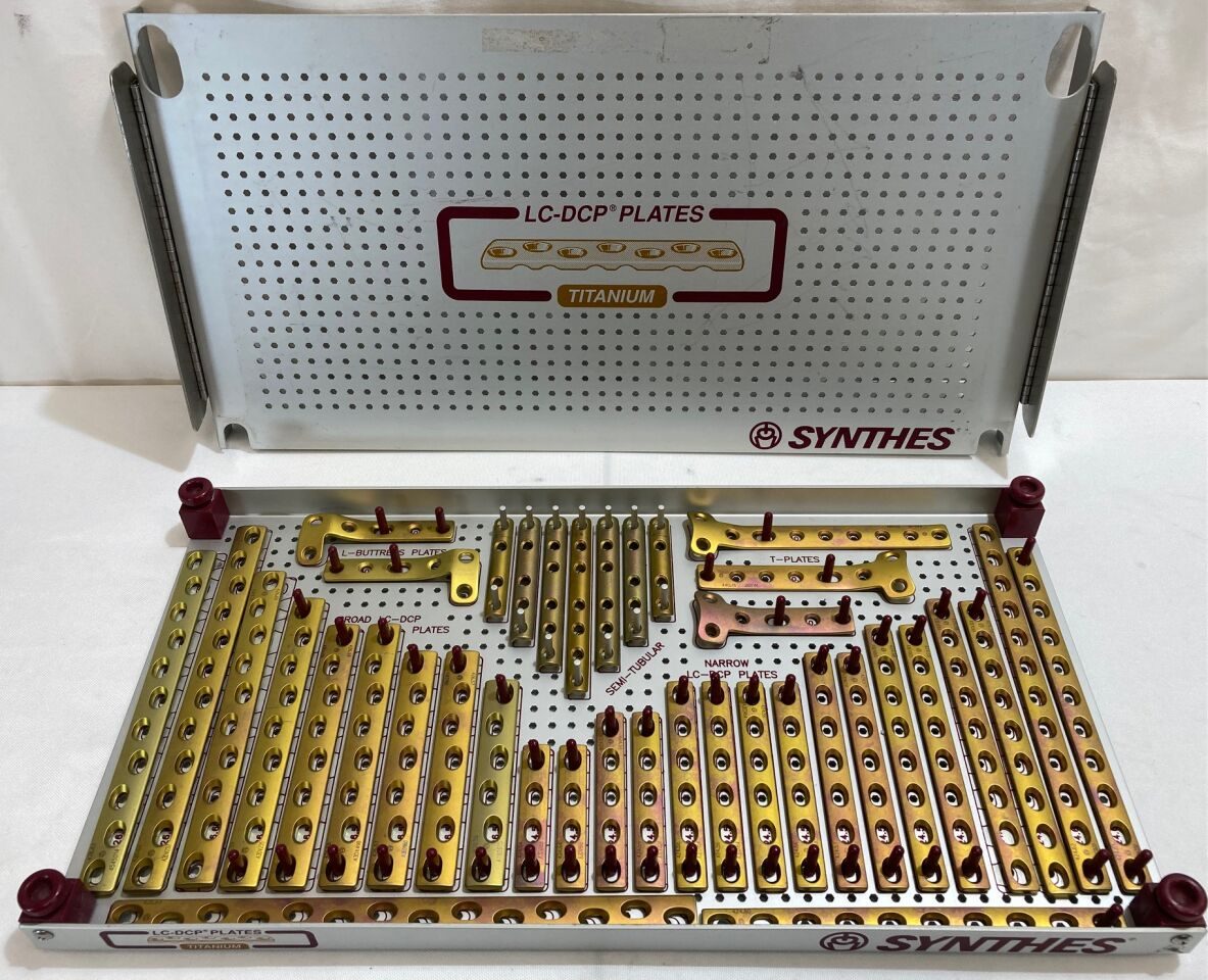 SYNTHES  Titanium LC-DCP Large Fragment Plate Set — photo 1
